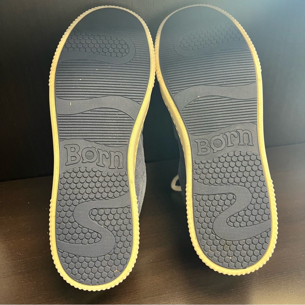 Born Paloma Sneaker in Navy Size 9 - Picture 7 of 8